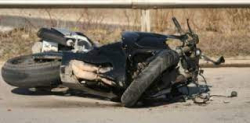20-годишен водач на мотоциклет и непълнолетният му спътник са пострадали