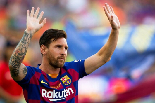 Испанският футболен клуб Барселона ще издигне статуя на Лионел Меси.