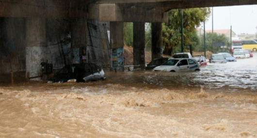 Наводнение на остров Крит 50 годишен мъж е загинал след