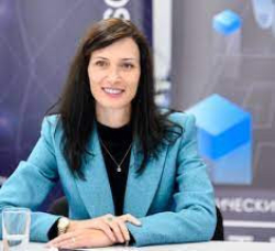 Kандидатът за премиер на ГЕРБ СДС Мария Габриел ще върне днес