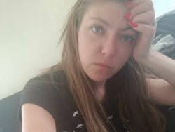 Полицаи, близки и приятели търсят изчезналата 28- годишната Кристин под