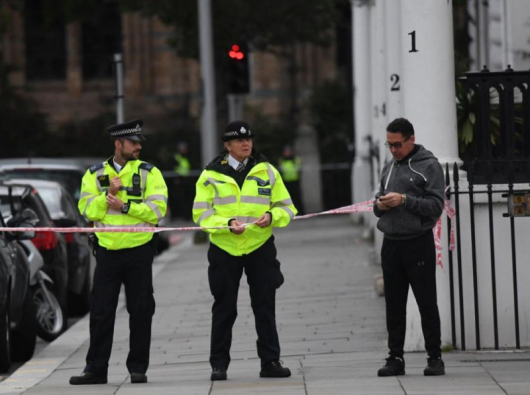 Млад мъжбе открит мъртъв в Лондон По предварителна информация мъжът