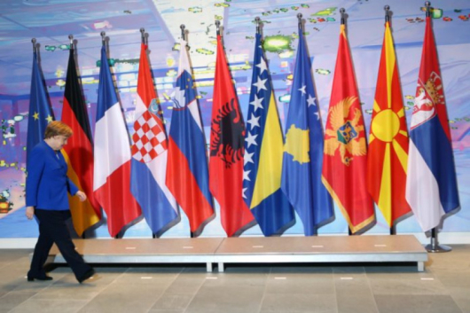 Западните Балкани ще потънат в забрава ако Украйна загуби войната