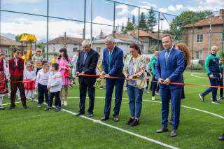 Официално откриха спортната и детска площадка в село Горно Драглище